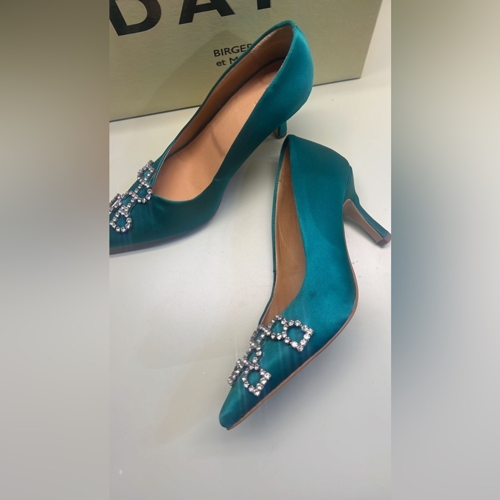 Day Birger et Mikkelsen Elegant Teal Satin Heels with Crystal Embellishments - Picture 3 of 11